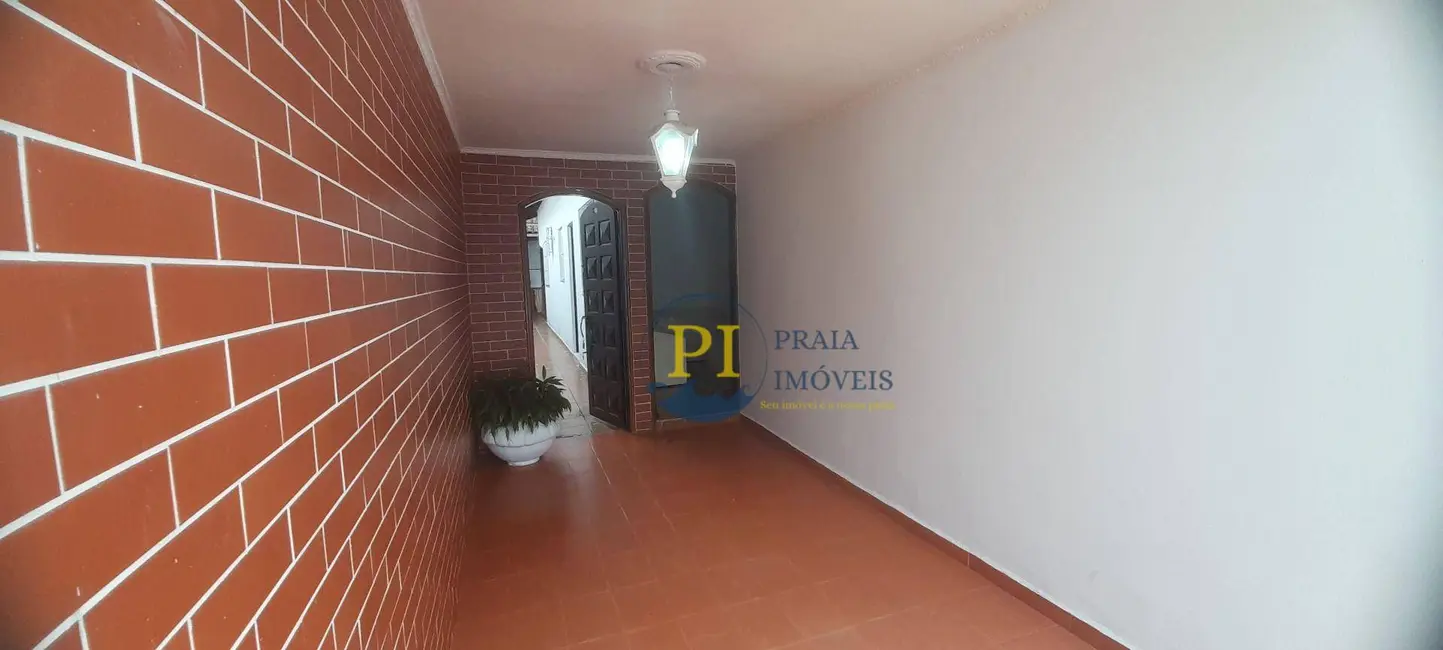 Foto 2 de Casa com 2 quartos à venda, 132m2 em Mirim, Praia Grande - SP