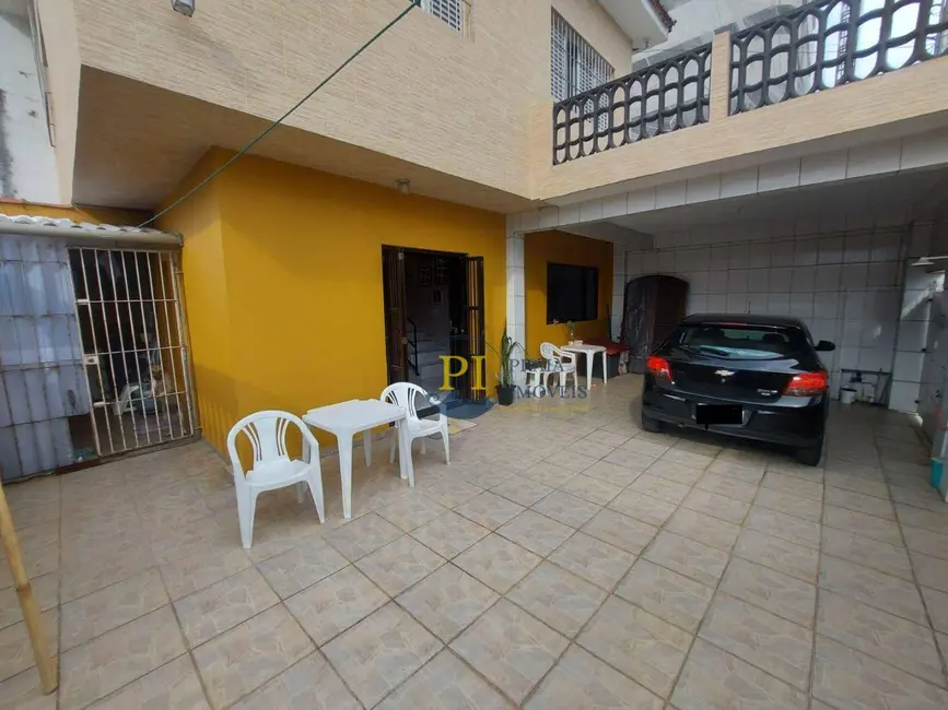 Casa com 3 quartos à venda, 110m2 em Praia Grande - SP - imagem 4 Foto 4 de Casa com 3 quartos à venda, 110m2 em Praia Grande - SP