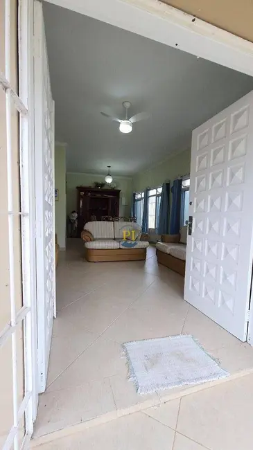 Casa com 3 quartos à venda, 430m2 em Praia Grande - SP - imagem 9 Foto 9 de Casa com 3 quartos à venda, 430m2 em Praia Grande - SP
