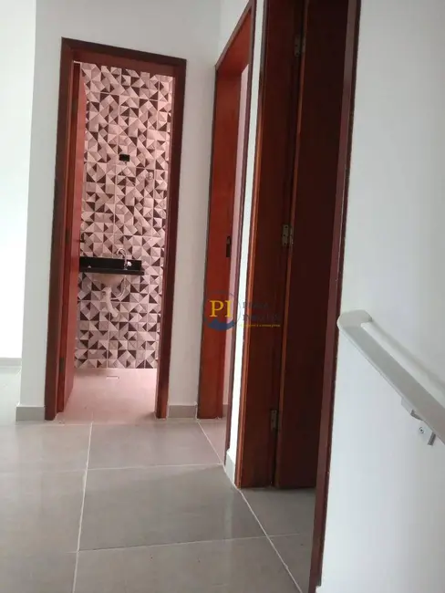 Foto 3 de Casa de Condomínio com 2 quartos à venda, 65m2 em Caiçara, Praia Grande - SP