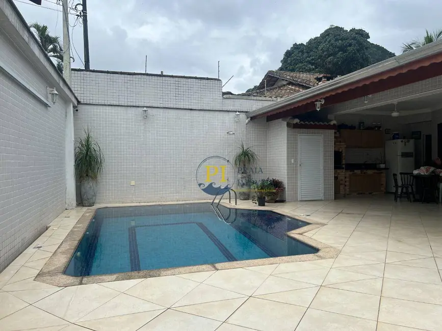 Casa com 3 quartos à venda, 360m2 em Canto do Forte, Praia Grande - SP - imagem 1 Foto 1 de Casa com 3 quartos à venda, 360m2 em Canto do Forte, Praia Grande - SP
