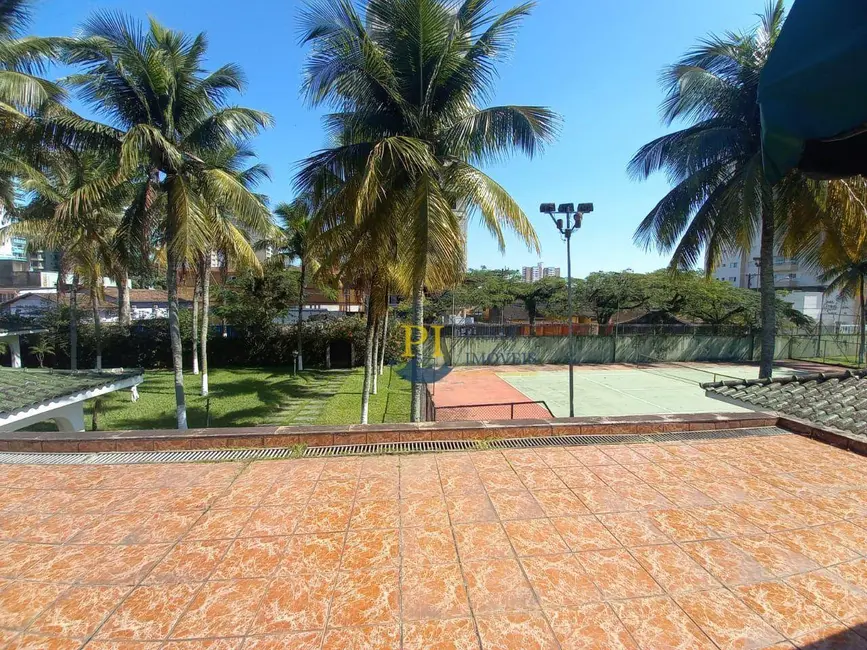 Casa com 3 quartos à venda, 3400m2 em Canto do Forte, Praia Grande - SP - imagem 6 Foto 6 de Casa com 3 quartos à venda, 3400m2 em Canto do Forte, Praia Grande - SP