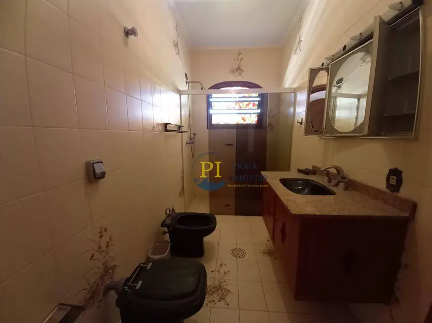 Casa com 3 quartos à venda, 3400m2 em Canto do Forte, Praia Grande - SP - imagem 2 Foto 2 de Casa com 3 quartos à venda, 3400m2 em Canto do Forte, Praia Grande - SP