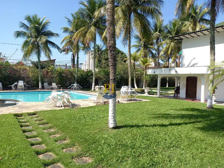 Casa com 3 quartos à venda, 3400m2 em Canto do Forte, Praia Grande - SP - imagem 9 Foto 9 de Casa com 3 quartos à venda, 3400m2 em Canto do Forte, Praia Grande - SP