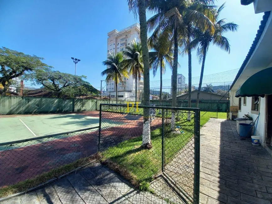 Casa com 3 quartos à venda, 3400m2 em Canto do Forte, Praia Grande - SP - imagem 8 Foto 8 de Casa com 3 quartos à venda, 3400m2 em Canto do Forte, Praia Grande - SP