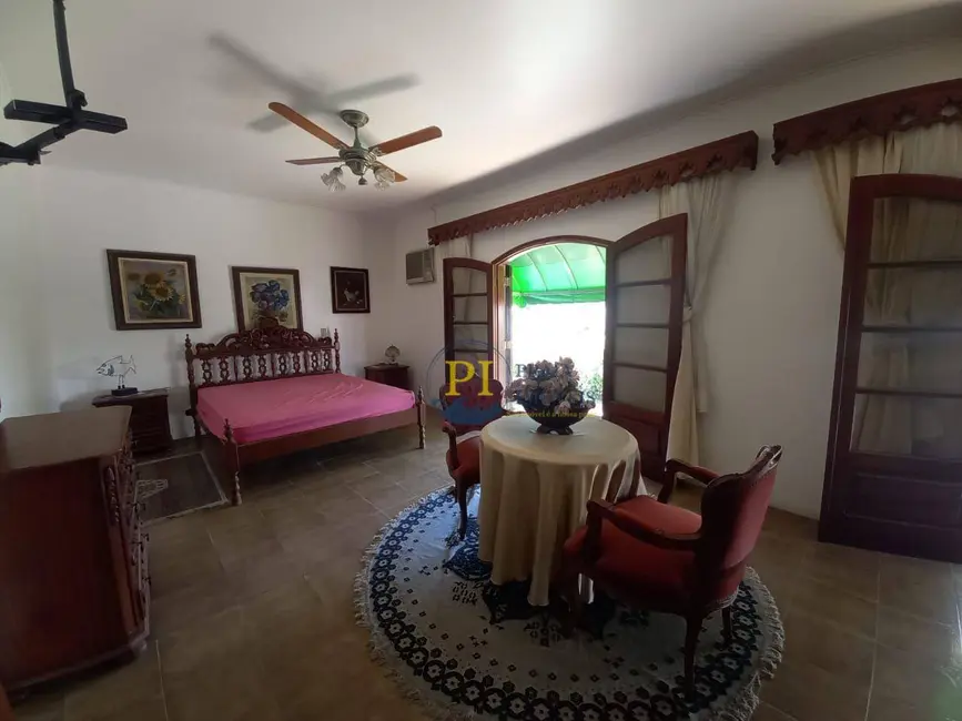 Casa com 3 quartos à venda, 3400m2 em Canto do Forte, Praia Grande - SP - imagem 4 Foto 4 de Casa com 3 quartos à venda, 3400m2 em Canto do Forte, Praia Grande - SP