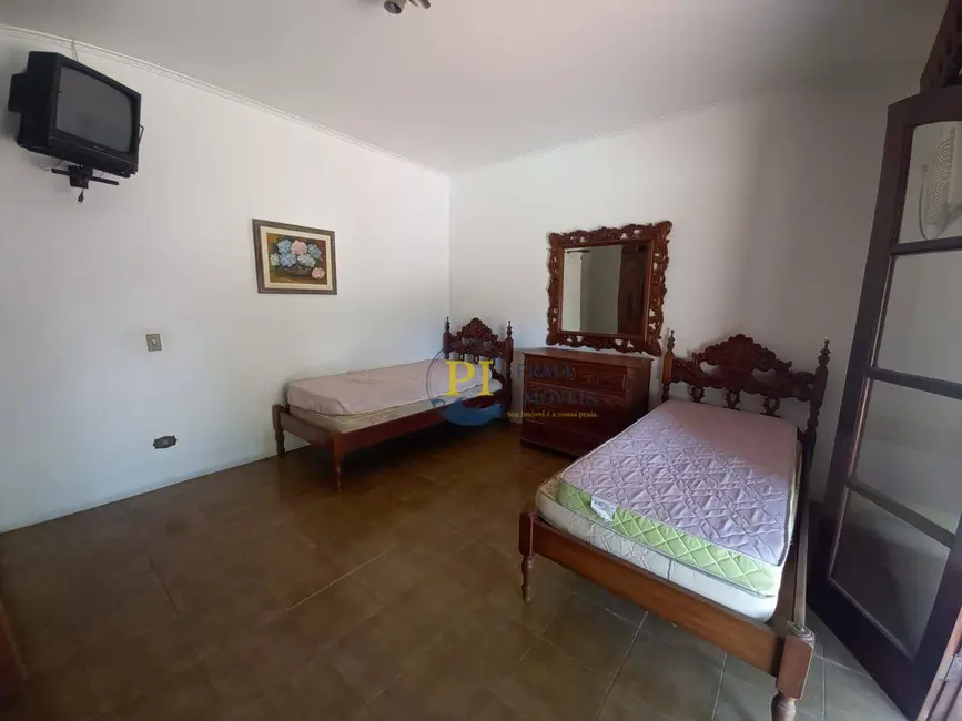 Casa com 3 quartos à venda, 3400m2 em Canto do Forte, Praia Grande - SP - imagem 3 Foto 3 de Casa com 3 quartos à venda, 3400m2 em Canto do Forte, Praia Grande - SP