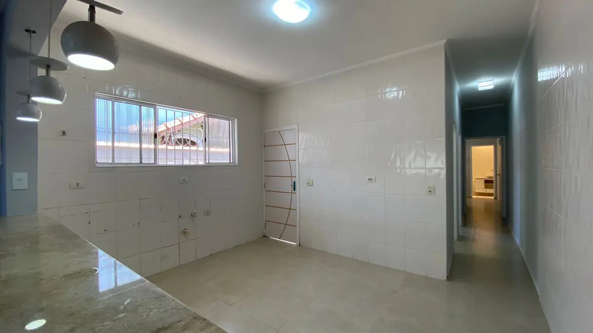 Foto 5 de Casa com 2 quartos à venda, 140m2 em Tupi, Praia Grande - SP