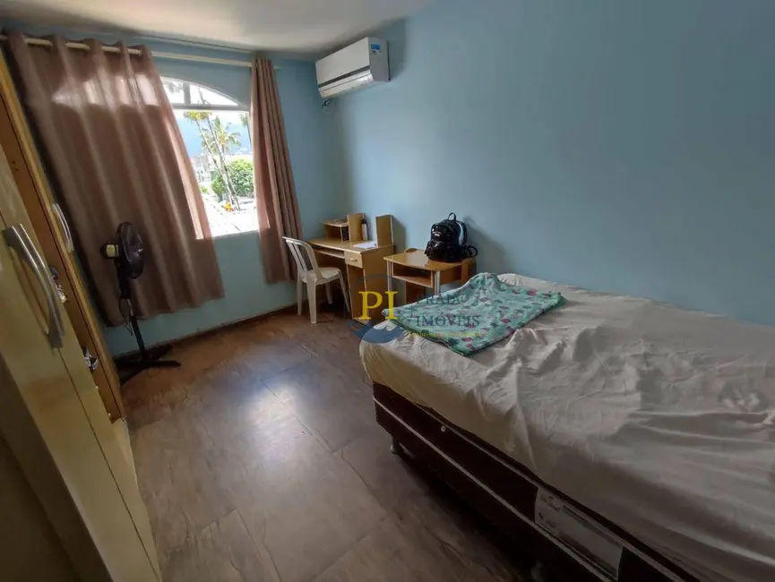 Casa com 4 quartos à venda, 570m2 em Praia Grande - SP - imagem 4 Foto 4 de Casa com 4 quartos à venda, 570m2 em Praia Grande - SP