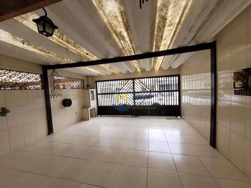 Foto 2 de Casa com 2 quartos à venda, 90m2 em Praia Grande - SP