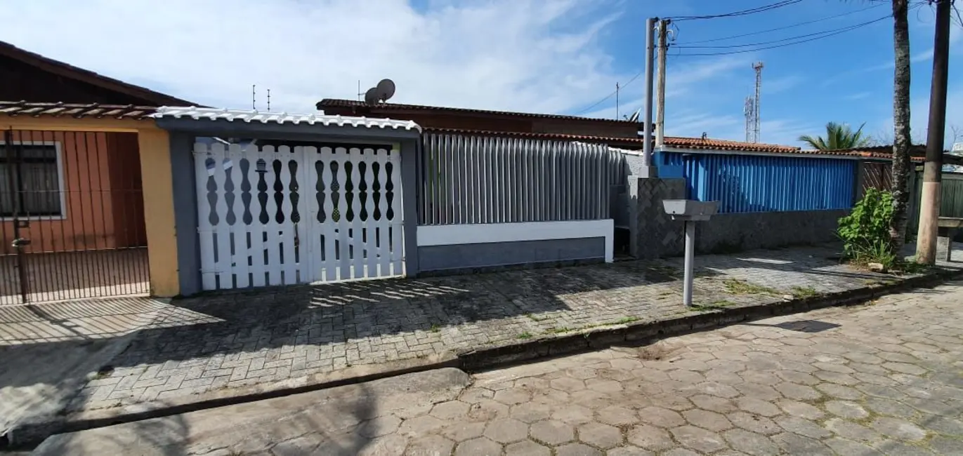 Foto 1 de Casa com 3 quartos à venda, 211m2 em Itanhaem - SP