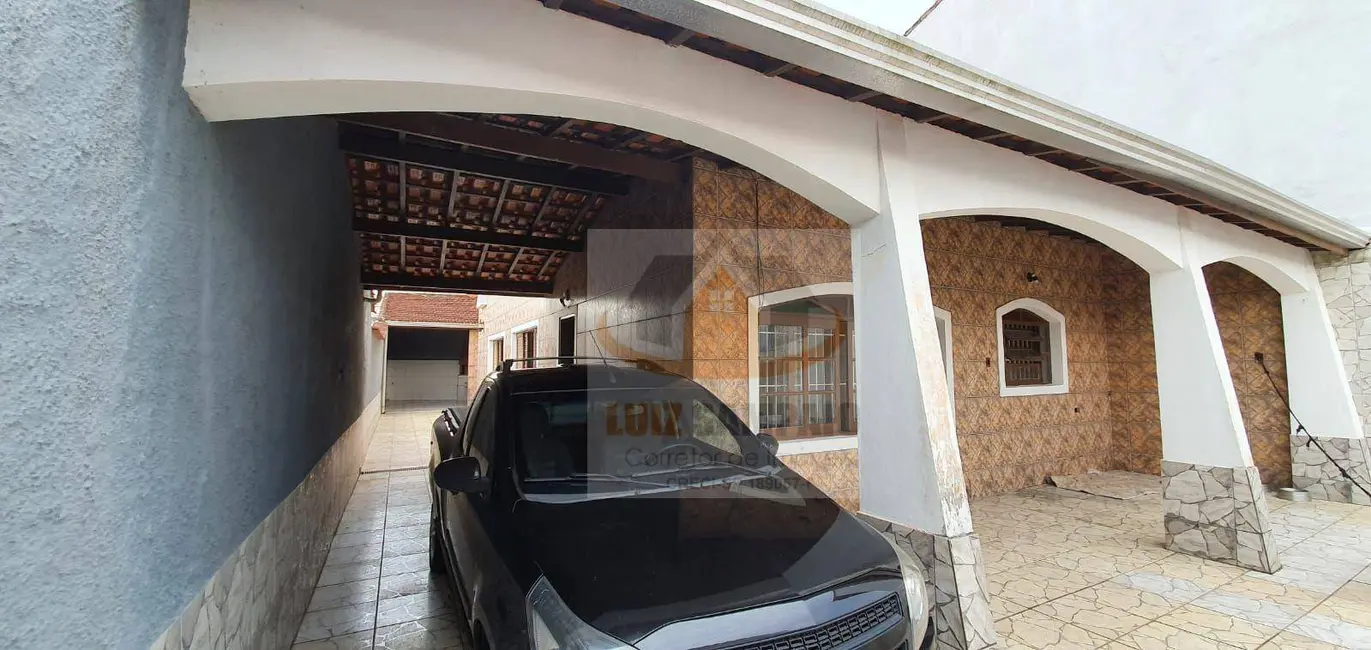 Foto 3 de Casa com 4 quartos à venda, 180m2 em Itanhaem - SP