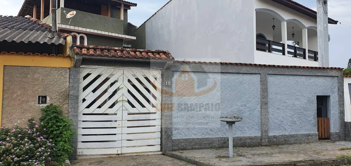 Foto 4 de Casa com 4 quartos à venda, 180m2 em Itanhaem - SP