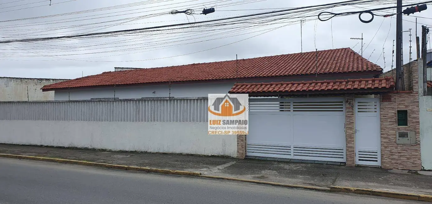 Foto 2 de Casa com 3 quartos à venda, 306m2 em Itanhaem - SP