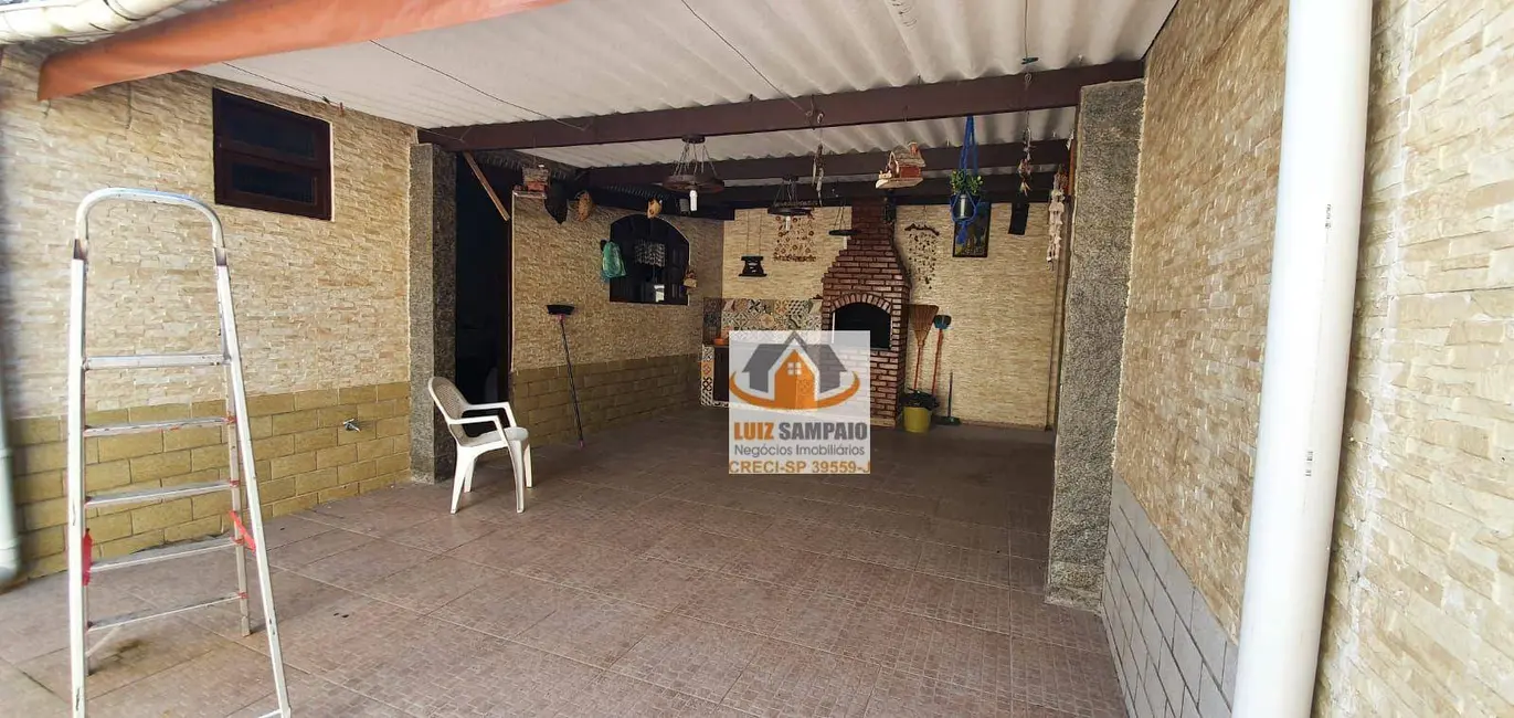 Foto 3 de Casa com 4 quartos à venda, 298m2 em Itanhaem - SP