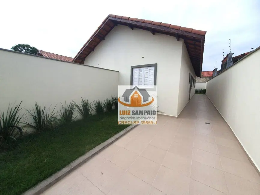 Foto 1 de Casa com 2 quartos à venda, 125m2 em Itanhaem - SP