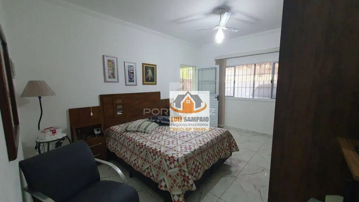 Foto 9 de Casa com 2 quartos à venda, 151m2 em Itanhaem - SP
