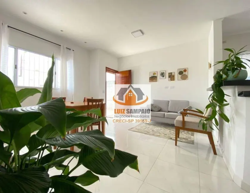 Foto 2 de Casa com 2 quartos à venda, 145m2 em Itanhaem - SP