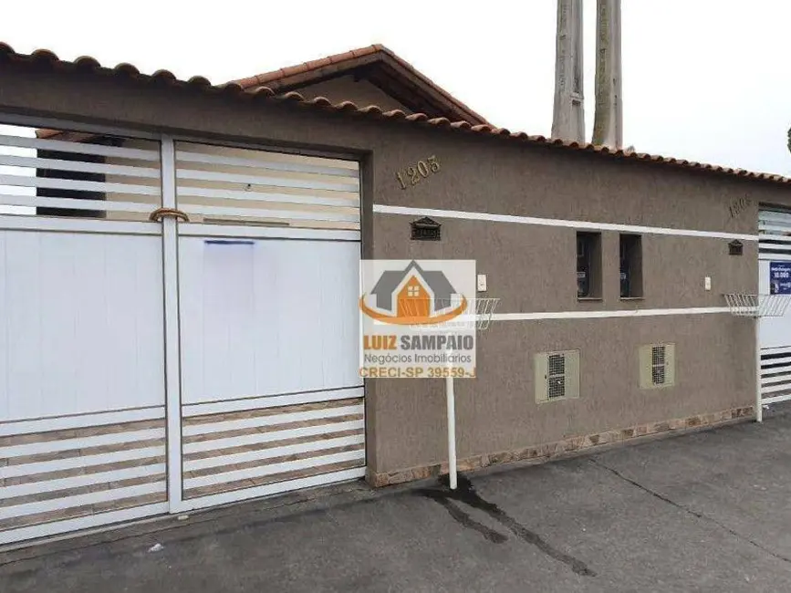 Foto 1 de Casa com 2 quartos à venda, 140m2 em Itanhaem - SP