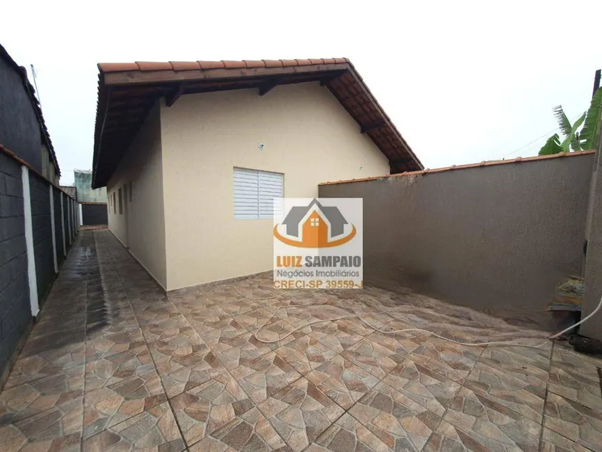 Foto 3 de Casa com 2 quartos à venda, 140m2 em Itanhaem - SP