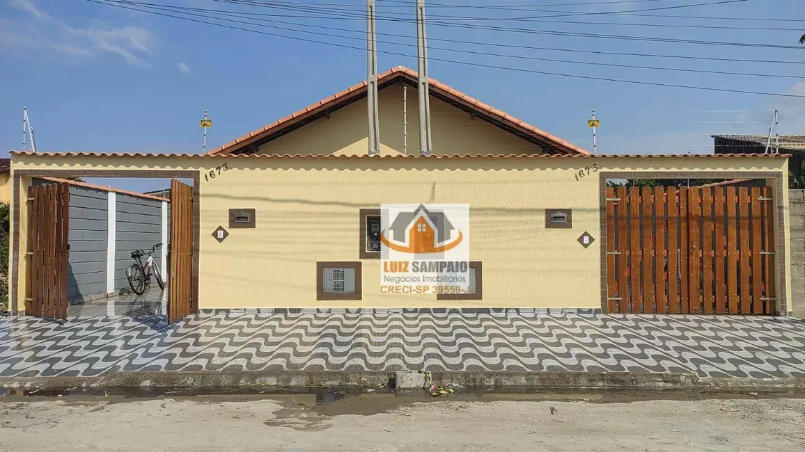 Foto 2 de Casa com 2 quartos à venda, 150m2 em Itanhaem - SP