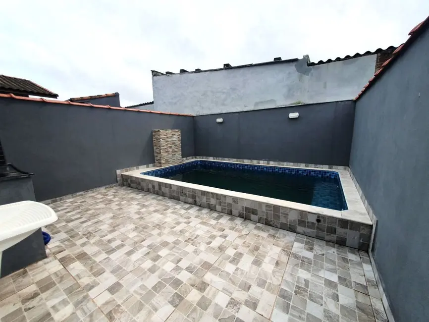 Foto 2 de Casa com 2 quartos à venda, 125m2 em Itanhaem - SP