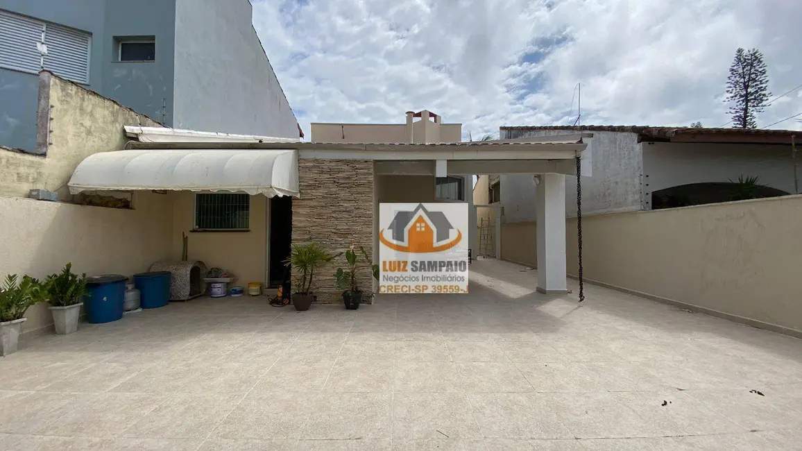 Sobrado com 3 quartos à venda, 380m2 em Itanhaem - SP - imagem 8 Foto 8 de Sobrado com 3 quartos à venda, 380m2 em Itanhaem - SP
