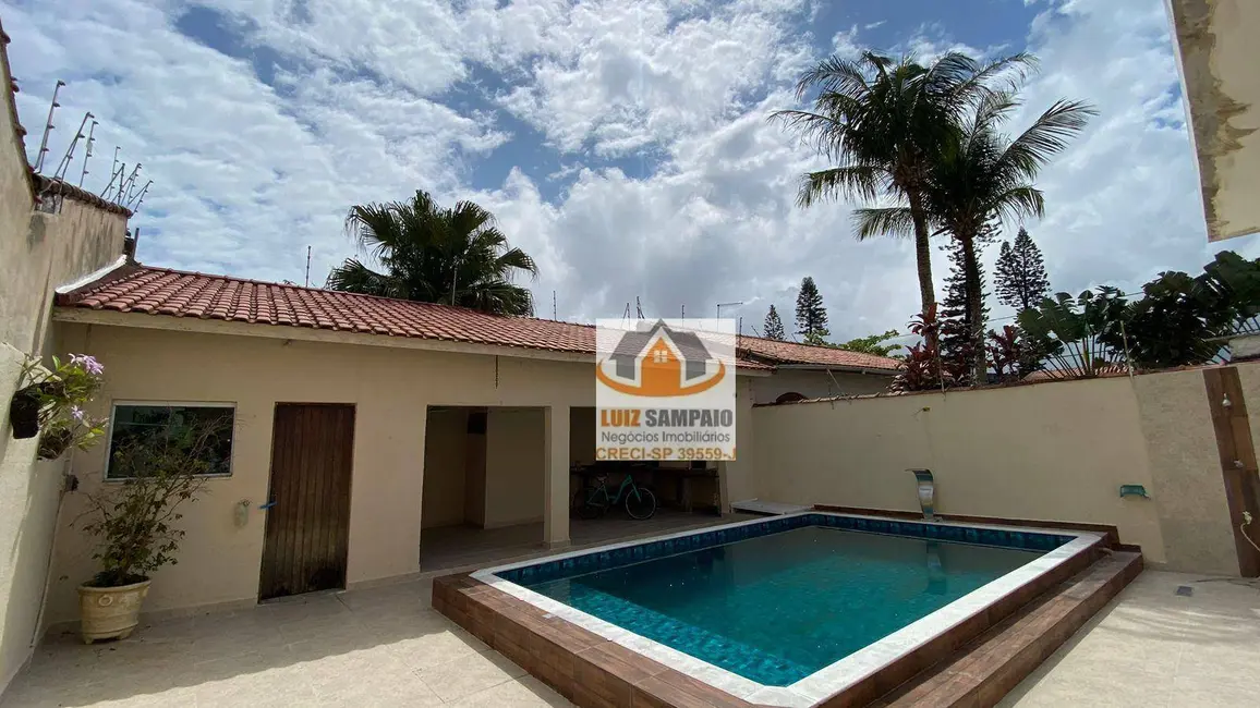 Sobrado com 3 quartos à venda, 380m2 em Itanhaem - SP - imagem 4 Foto 4 de Sobrado com 3 quartos à venda, 380m2 em Itanhaem - SP