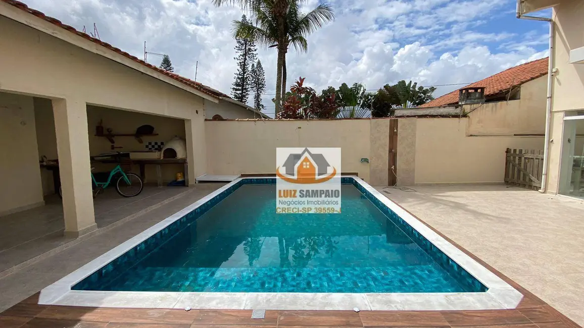 Sobrado com 3 quartos à venda, 380m2 em Itanhaem - SP - imagem 5 Foto 5 de Sobrado com 3 quartos à venda, 380m2 em Itanhaem - SP