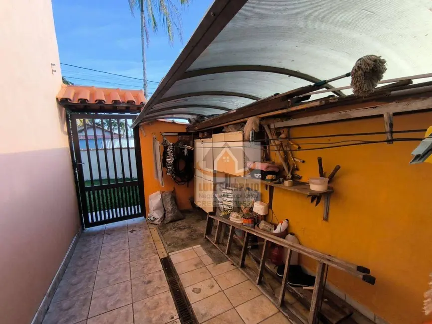 Sobrado com 3 quartos à venda, 286m2 em Itanhaem - SP - imagem 5 Foto 5 de Sobrado com 3 quartos à venda, 286m2 em Itanhaem - SP