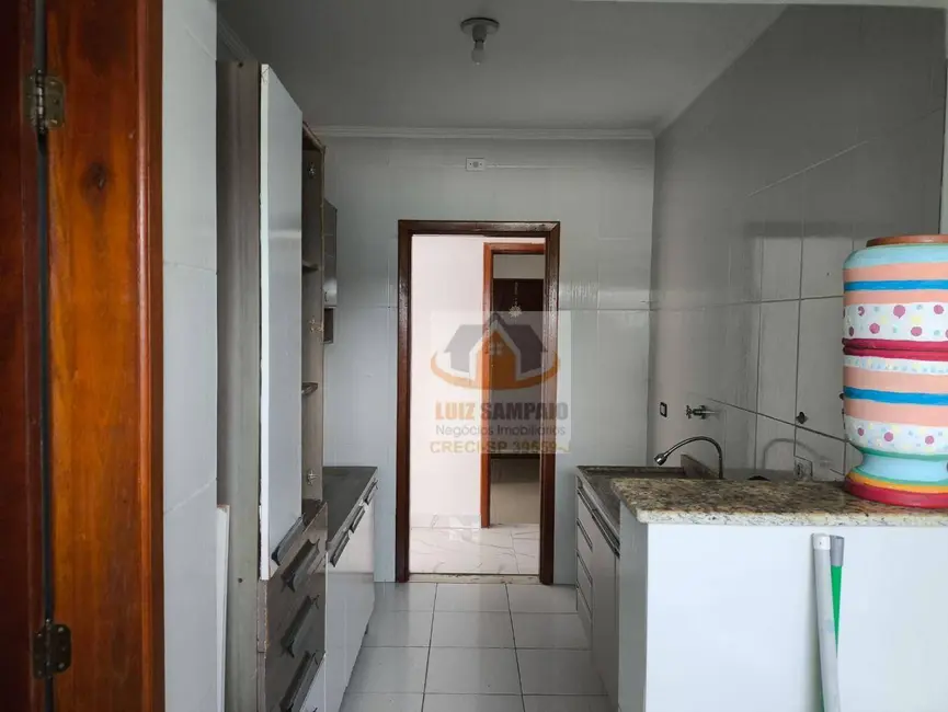 Apartamento com 3 quartos para alugar, 124m2 em Centro, Itanhaem - SP - imagem 5 Foto 5 de Apartamento com 3 quartos para alugar, 124m2 em Centro, Itanhaem - SP
