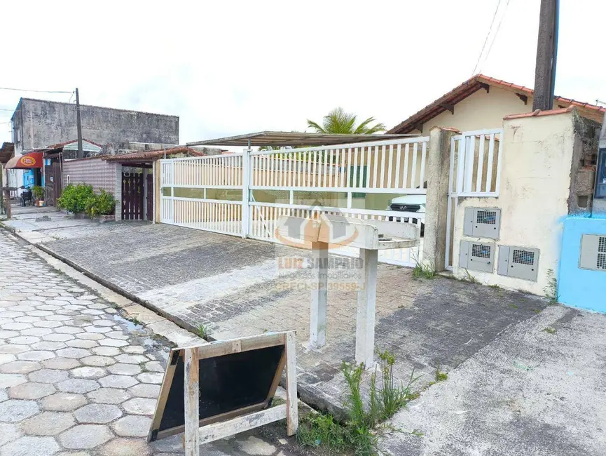 Foto 1 de Casa com 2 quartos à venda, 115m2 em Itanhaem - SP