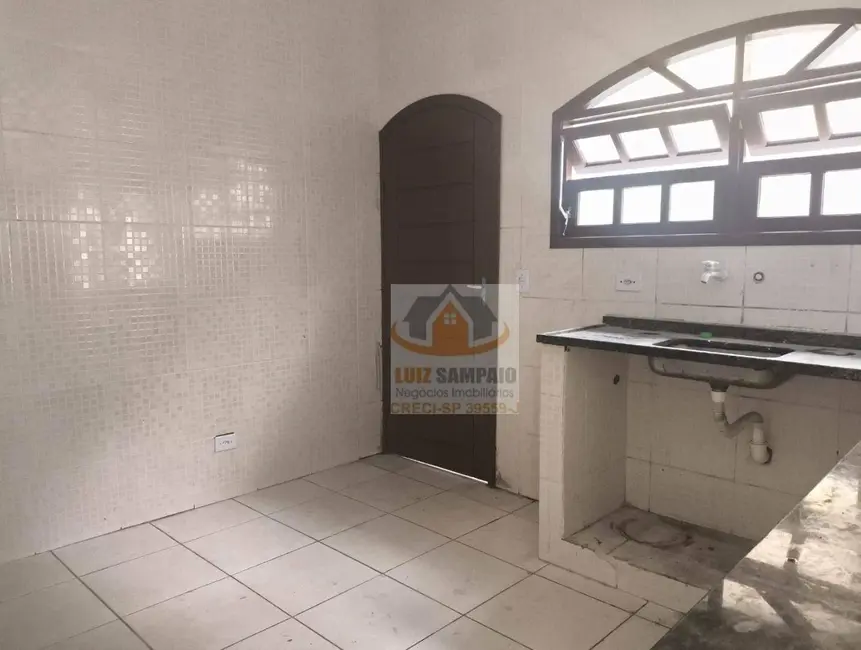 Foto 7 de Casa com 2 quartos à venda, 125m2 em Itanhaem - SP