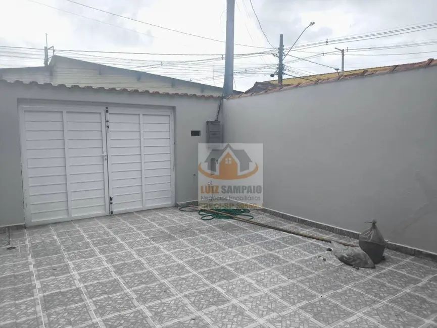 Foto 2 de Casa com 2 quartos à venda, 125m2 em Itanhaem - SP