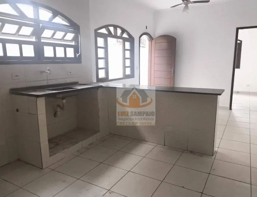 Foto 8 de Casa com 2 quartos à venda, 125m2 em Itanhaem - SP