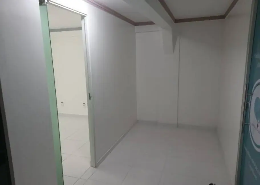 Sala Comercial com 1 quarto para alugar, 20m2 em Parque 10 de Novembro, Manaus - AM - imagem 3 Foto 3 de Sala Comercial com 1 quarto para alugar, 20m2 em Parque 10 de Novembro, Manaus - AM