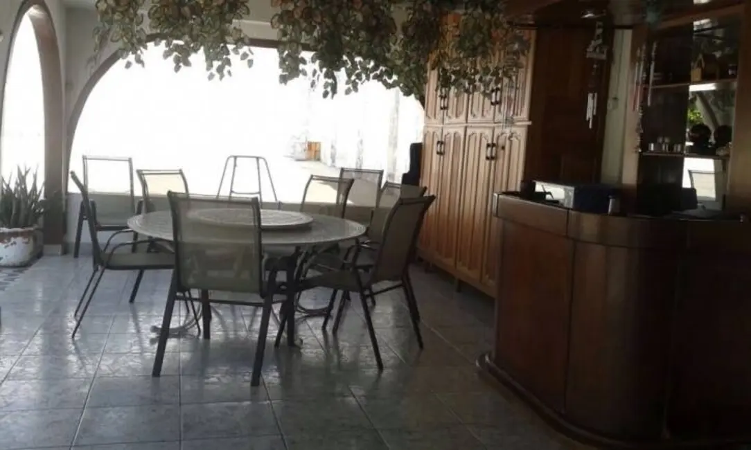 Foto 6 de Casa com 6 quartos à venda, 720m2 em Santo Antônio, Manaus - AM