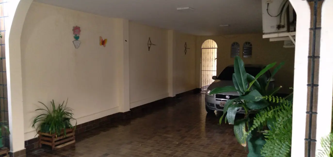 Casa com 4 quartos à venda, 510m2 em Aleixo, Manaus - AM - imagem 6 Foto 6 de Casa com 4 quartos à venda, 510m2 em Aleixo, Manaus - AM