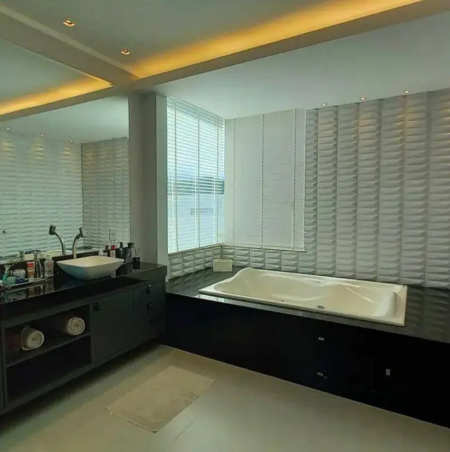 Casa de Condomínio com 3 quartos à venda, 600m2 em Ponta Negra, Manaus - AM - imagem 7 Foto 7 de Casa de Condomínio com 3 quartos à venda, 600m2 em Ponta Negra, Manaus - AM