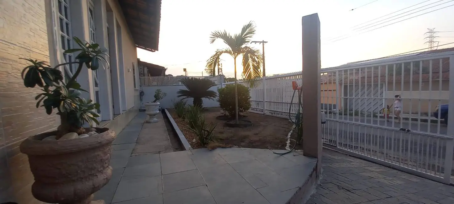 Casa com 5 quartos à venda e para alugar em Aleixo, Manaus - AM - imagem 6 Foto 6 de Casa com 5 quartos à venda e para alugar em Aleixo, Manaus - AM