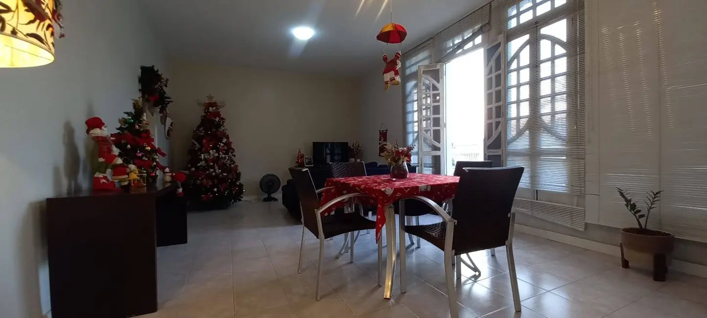 Casa com 5 quartos à venda e para alugar em Aleixo, Manaus - AM - imagem 9 Foto 9 de Casa com 5 quartos à venda e para alugar em Aleixo, Manaus - AM