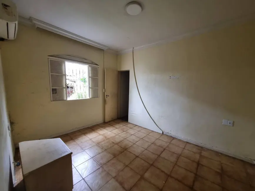 Foto 8 de Casa com 3 quartos à venda e para alugar, 600m2 em Chapada, Manaus - AM