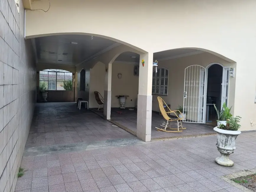 Foto 3 de Casa com 3 quartos à venda e para alugar, 600m2 em Chapada, Manaus - AM