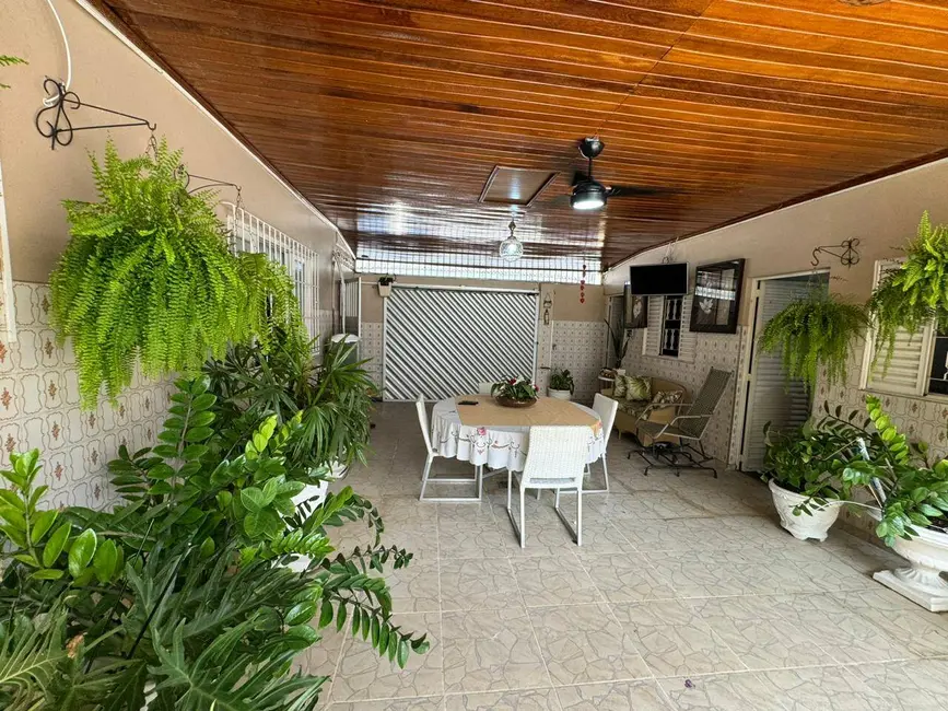 Casa com 3 quartos à venda, 288m2 em Manaus - AM - imagem 5 Foto 5 de Casa com 3 quartos à venda, 288m2 em Manaus - AM