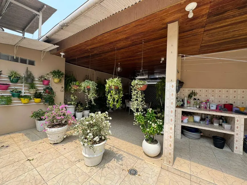 Casa com 3 quartos à venda, 288m2 em Manaus - AM - imagem 6 Foto 6 de Casa com 3 quartos à venda, 288m2 em Manaus - AM