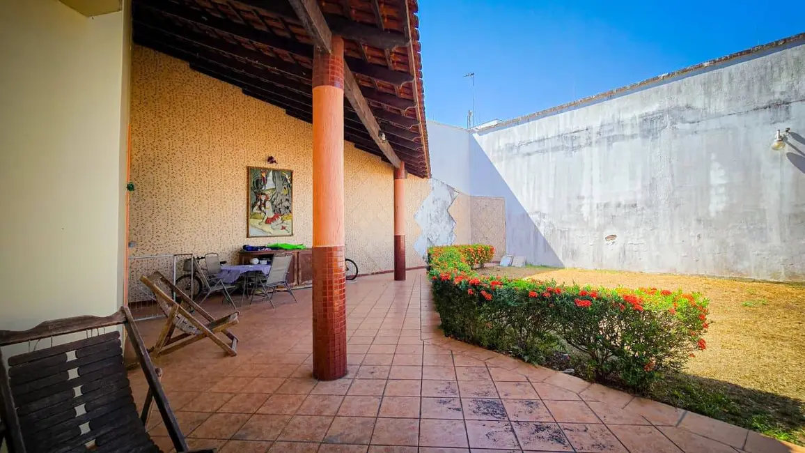 Casa com 3 quartos à venda, 600m2 em Ponta Negra, Manaus - AM - imagem 5 Foto 5 de Casa com 3 quartos à venda, 600m2 em Ponta Negra, Manaus - AM
