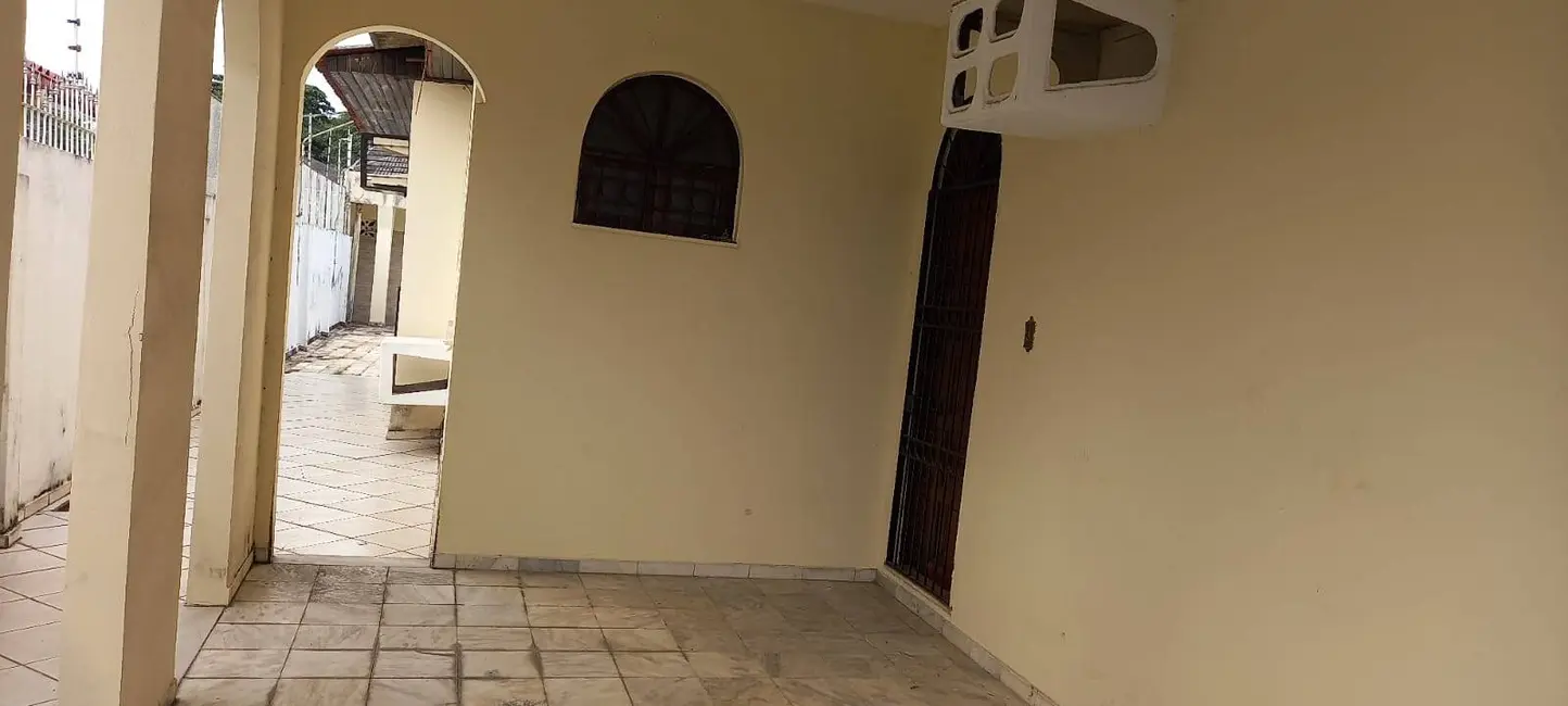 Casa com 4 quartos para alugar em Chapada, Manaus - AM - imagem 7 Foto 7 de Casa com 4 quartos para alugar em Chapada, Manaus - AM