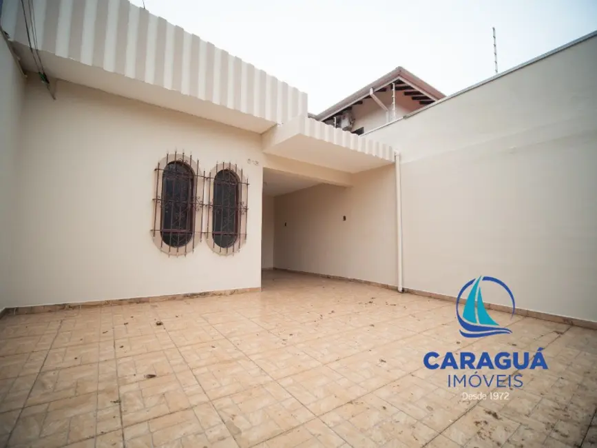 Foto 1 de Casa com 2 quartos para alugar, 150m2 em Indaiá, Caraguatatuba, SP