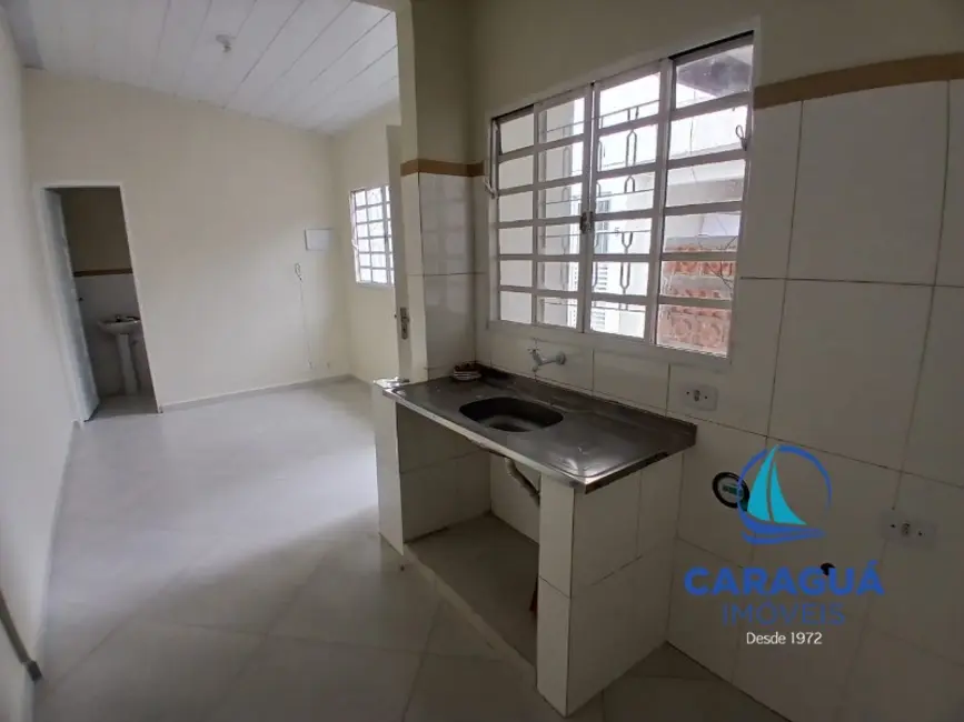 Foto 1 de Casa com 1 quarto para alugar, 35m2 em Cidade Jardim, Caraguatatuba, SP