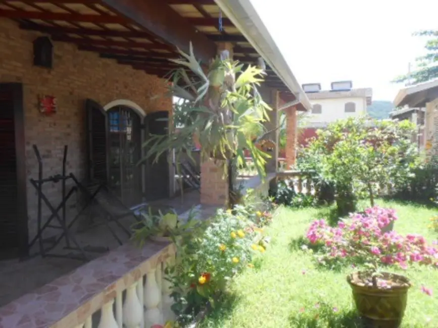 Foto 1 de Casa com 4 quartos à venda, 295m2 em Martim de Sá, Caraguatatuba, SP